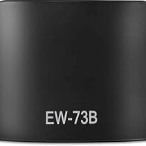 Diagram showing how a lens hood blocks stray light from the sun to prevent lens flare and maintain the lens field of view.